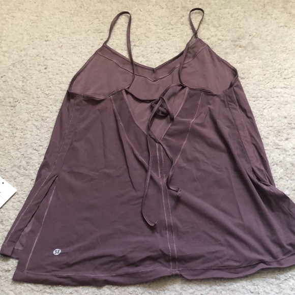 Lululemon tank retired style - Picture 3 of 5